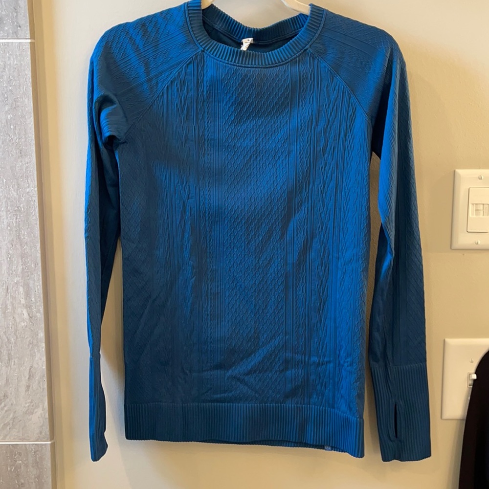 Lululemon blue/teal top